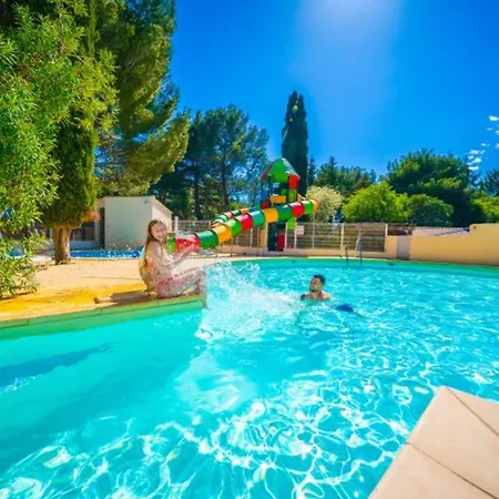 Camping Mobil Confortable - 6 Pers. - Api-1-52-2193